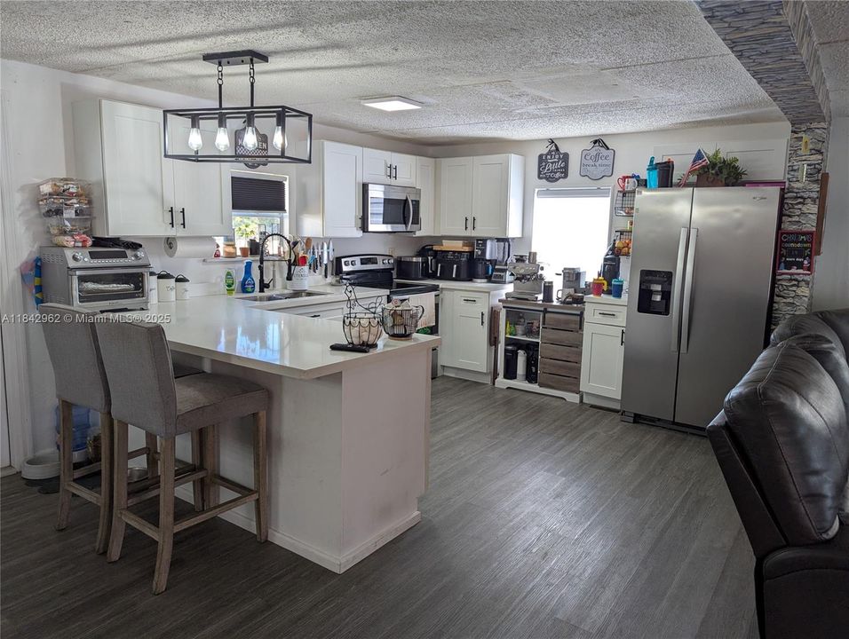 Vendido Recientemente: $290,000 (3 camas, 2 baños, 1152 Pies cuadrados)