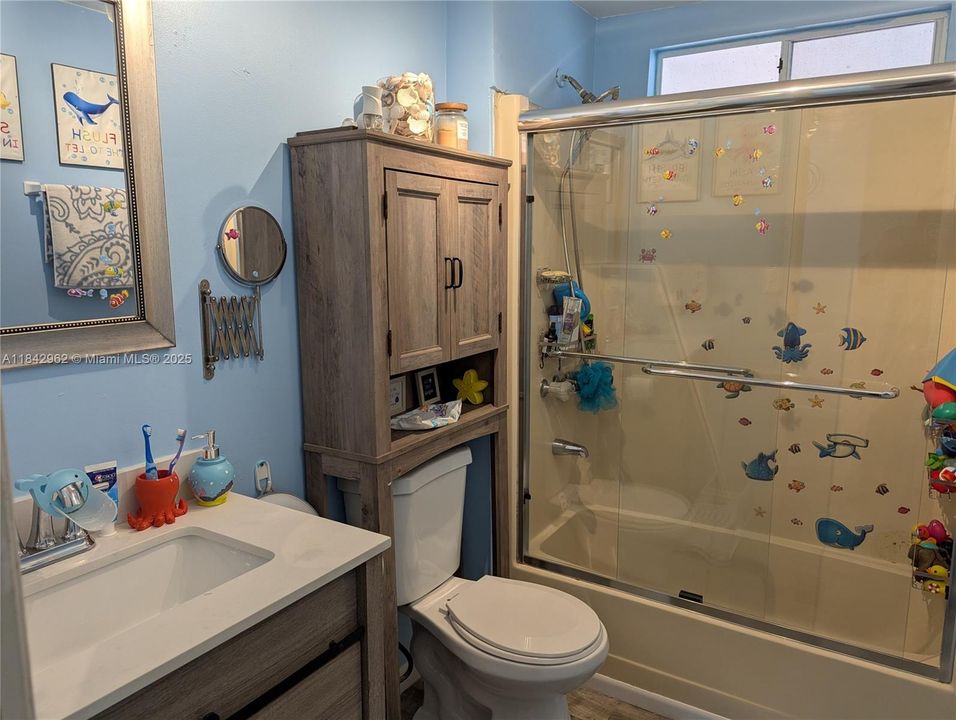 Vendido Recientemente: $290,000 (3 camas, 2 baños, 1152 Pies cuadrados)