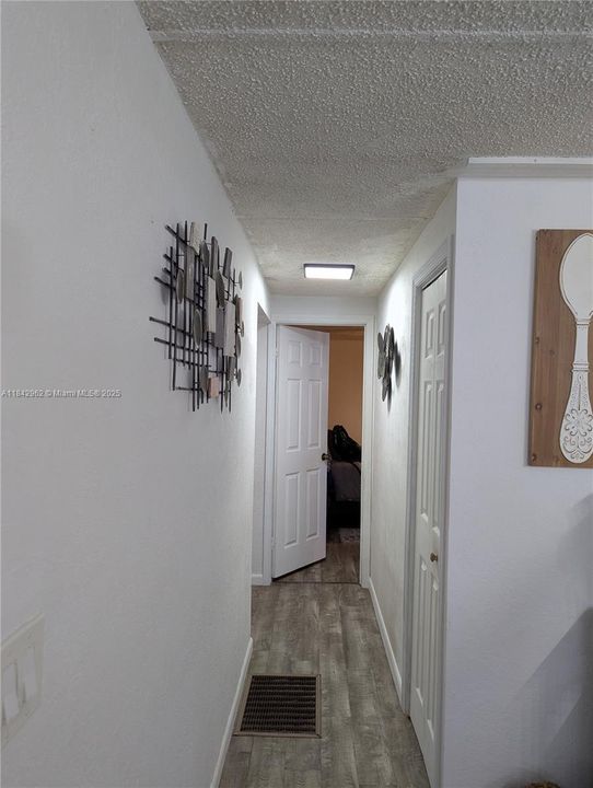 Vendido Recientemente: $290,000 (3 camas, 2 baños, 1152 Pies cuadrados)