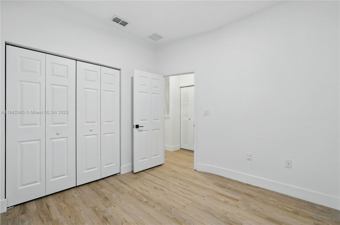 Activo con contrato: $285,000 (3 camas, 2 baños, 1536 Pies cuadrados)