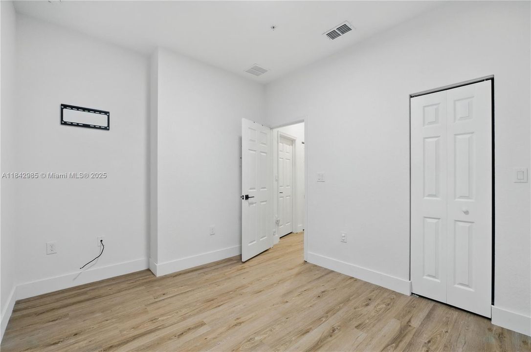 Activo con contrato: $285,000 (3 camas, 2 baños, 1536 Pies cuadrados)