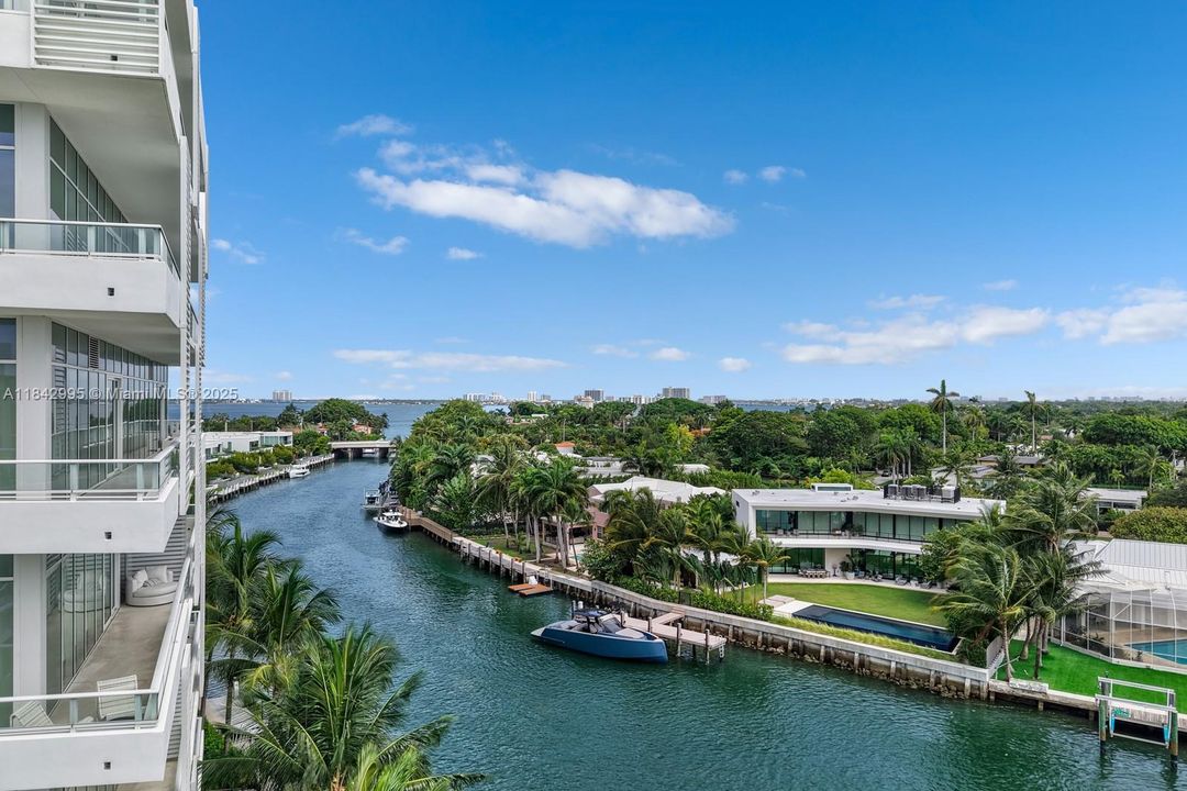 最近售出: $7,800,000 (3 贝兹, 3 浴室, 4247 平方英尺)