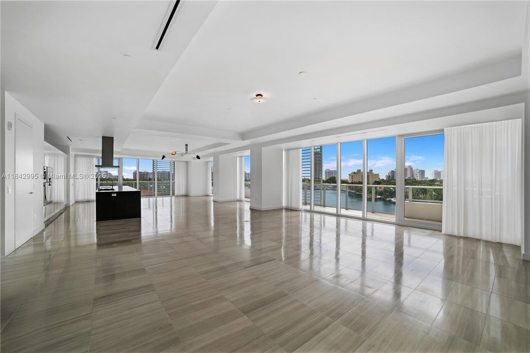 最近售出: $7,800,000 (3 贝兹, 3 浴室, 4247 平方英尺)