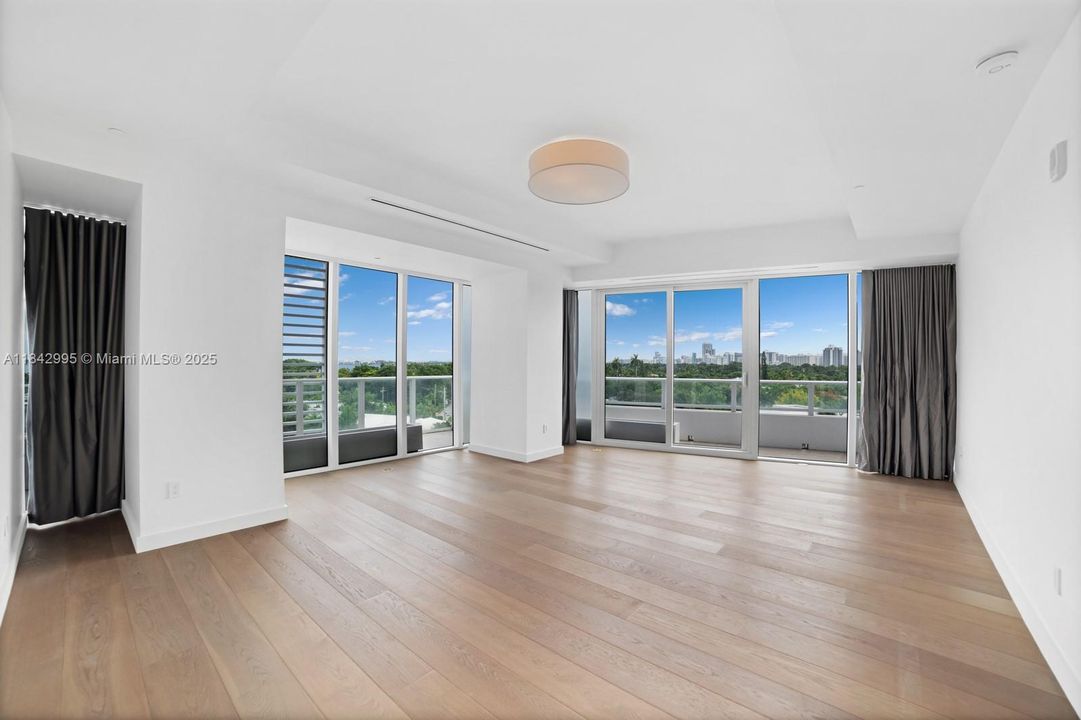 最近售出: $7,800,000 (3 贝兹, 3 浴室, 4247 平方英尺)