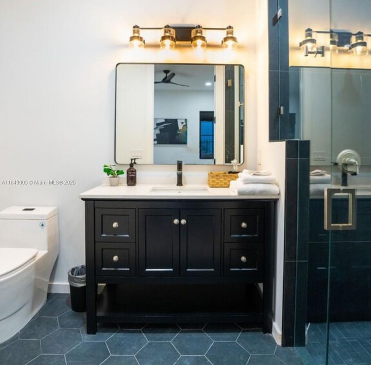 Recientemente alquilado: $55,000 (5 camas, 5 baños, 7401 Pies cuadrados)