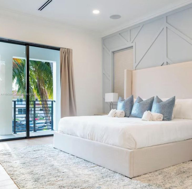 Recientemente alquilado: $55,000 (5 camas, 5 baños, 7401 Pies cuadrados)