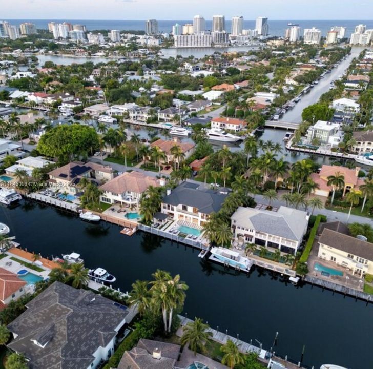 Recientemente alquilado: $55,000 (5 camas, 5 baños, 7401 Pies cuadrados)