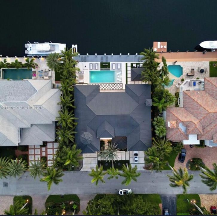 Recientemente alquilado: $55,000 (5 camas, 5 baños, 7401 Pies cuadrados)