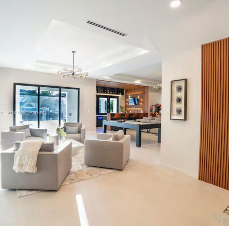 Recientemente alquilado: $55,000 (5 camas, 5 baños, 7401 Pies cuadrados)