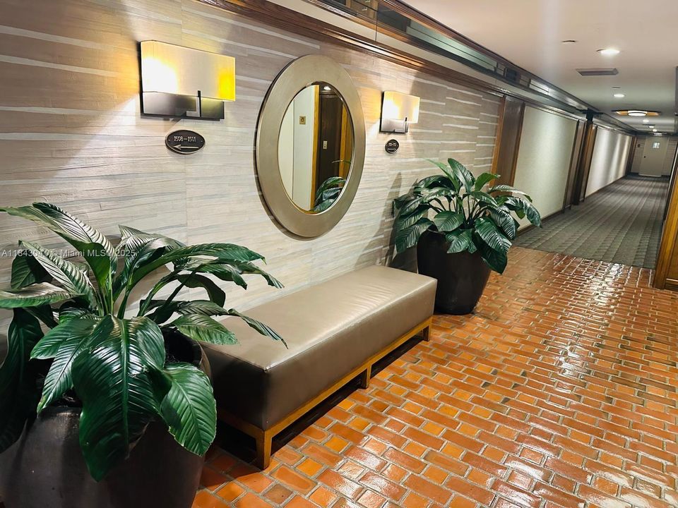 待售: $329,000 (2 贝兹, 2 浴室, 1268 平方英尺)