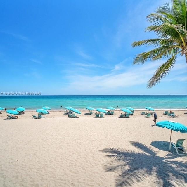 Recently Rented: $3,200 (1 beds, 1 baths, 745 Square Feet)