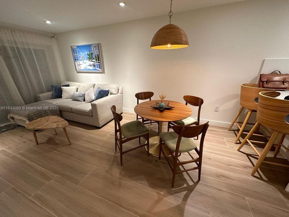 待售: $748,000 (2 贝兹, 2 浴室, 0 平方英尺)