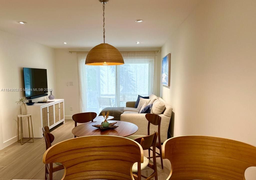 待售: $748,000 (2 贝兹, 2 浴室, 0 平方英尺)