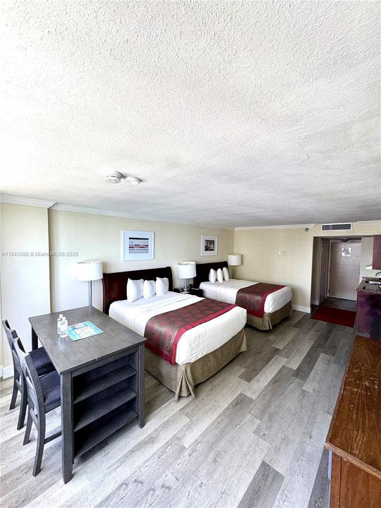 待售: $115,000 (0 贝兹, 1 浴室, 420 平方英尺)