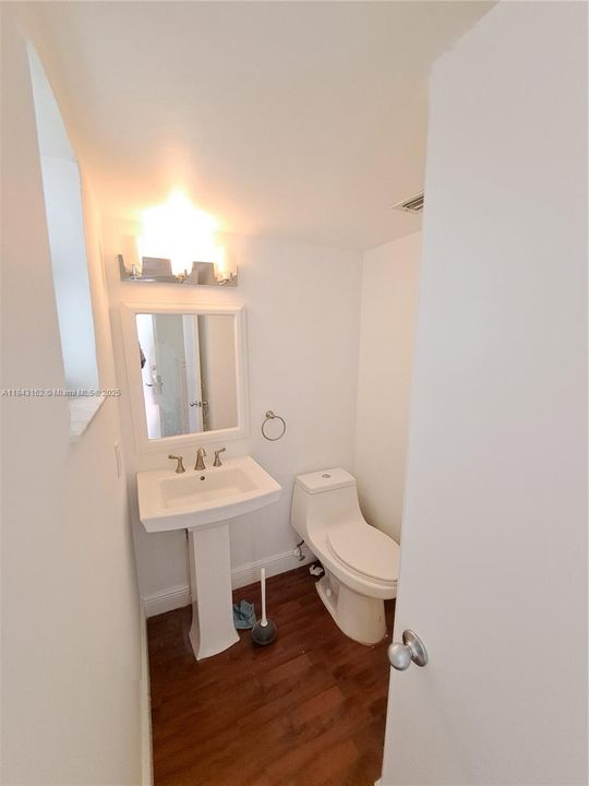 Guest half bath