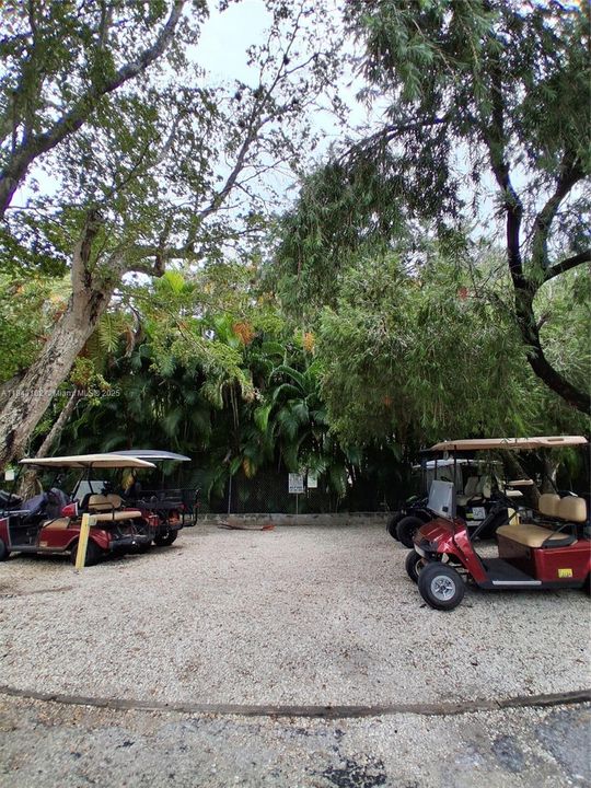 Active With Contract: $2,850 (1 beds, 1 baths, 870 Square Feet)