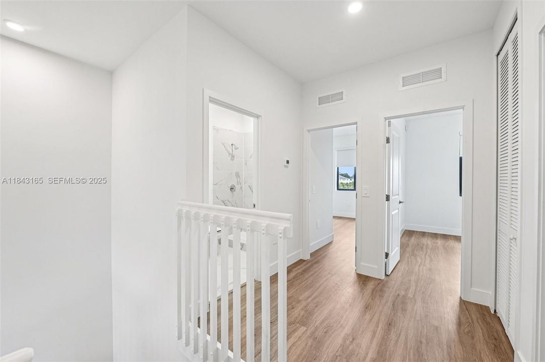 For Rent: $2,600 (3 beds, 2 baths, 1870 Square Feet)