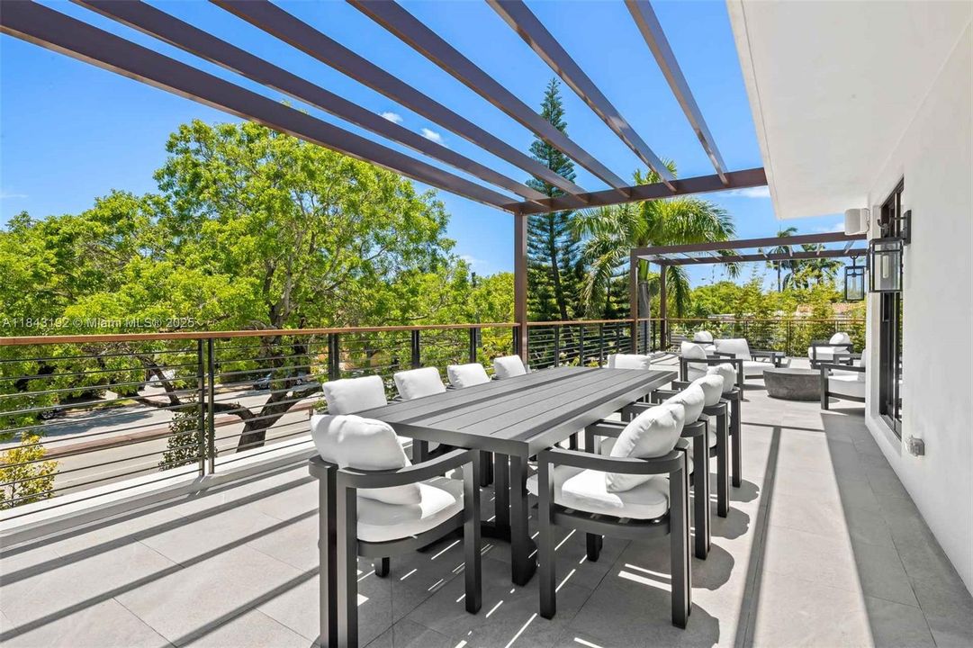 For Sale: $619,000 (4 beds, 4 baths, 3410 Square Feet)