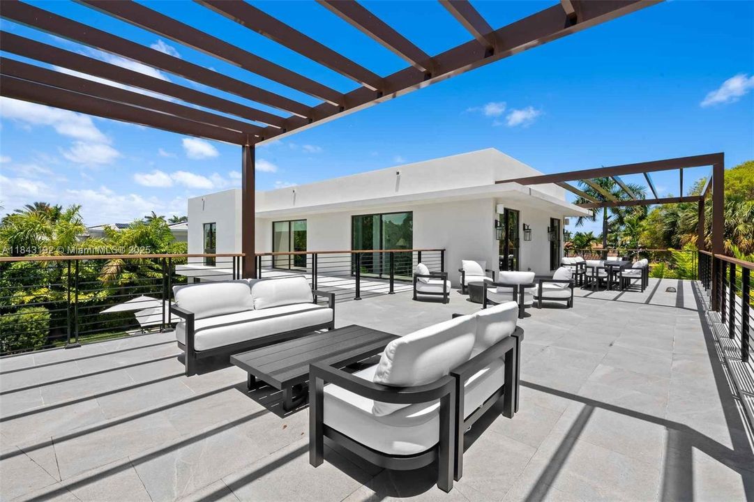 For Sale: $619,000 (4 beds, 4 baths, 3410 Square Feet)