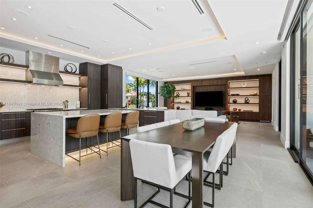 For Sale: $619,000 (4 beds, 4 baths, 3410 Square Feet)