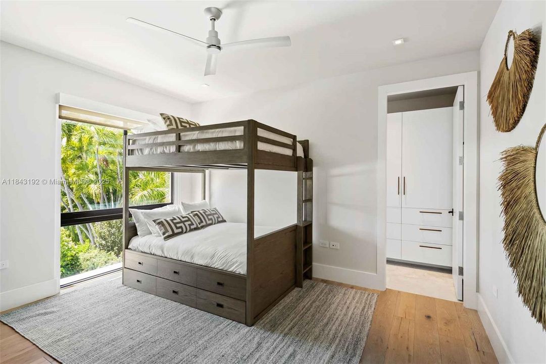 For Sale: $619,000 (4 beds, 4 baths, 3410 Square Feet)