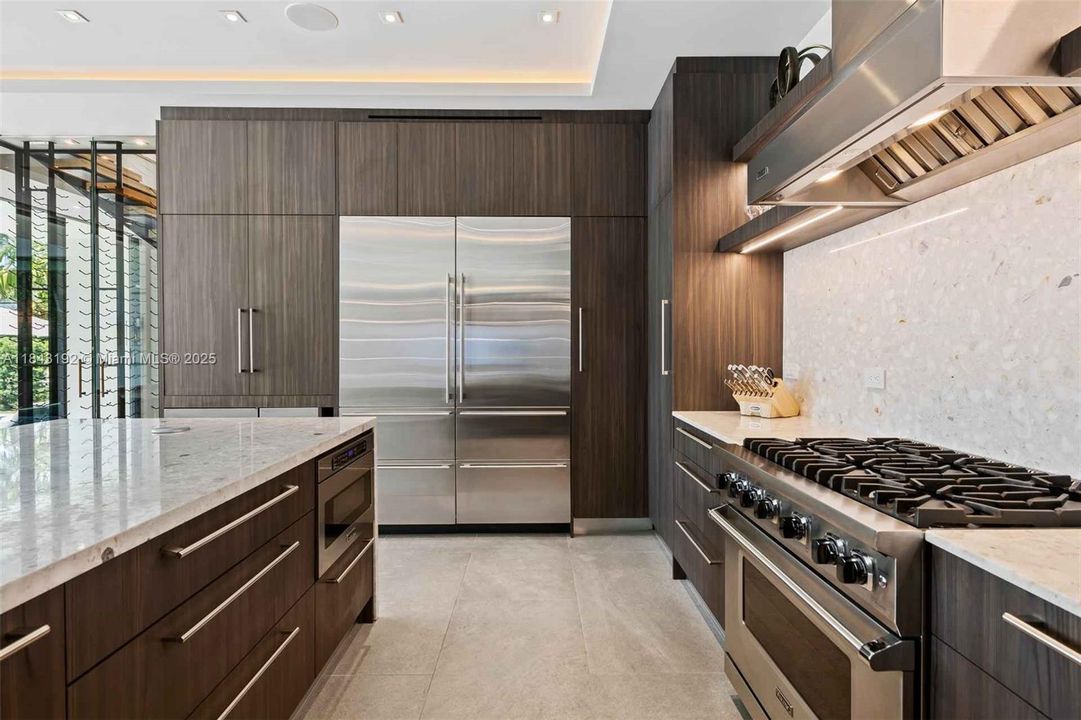 For Sale: $619,000 (4 beds, 4 baths, 3410 Square Feet)