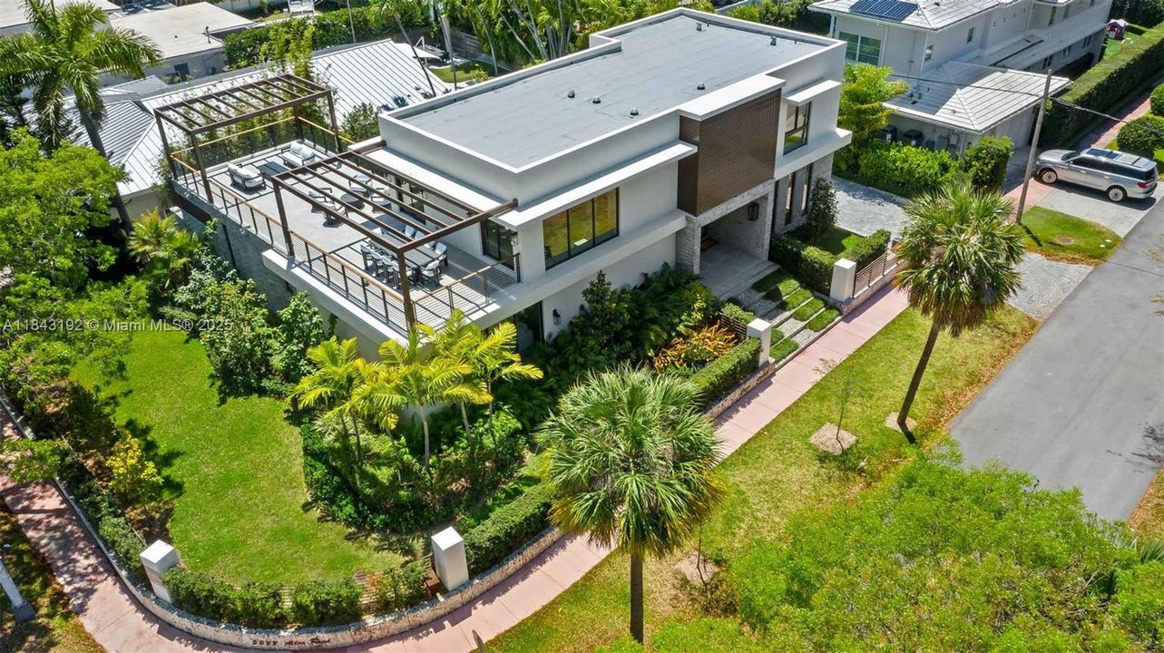 For Sale: $619,000 (4 beds, 4 baths, 3410 Square Feet)