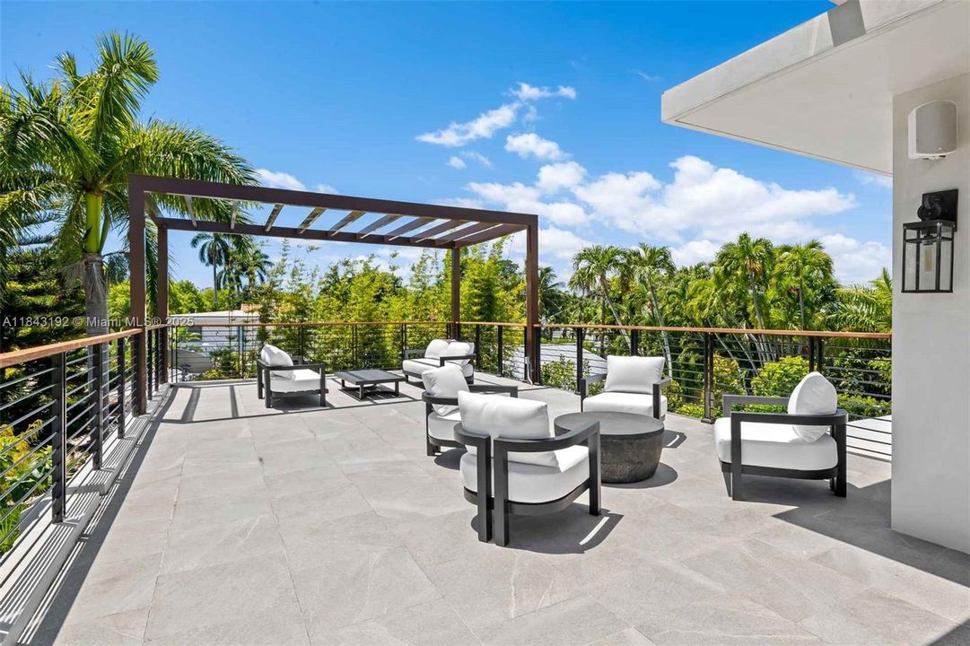 For Sale: $619,000 (4 beds, 4 baths, 3410 Square Feet)