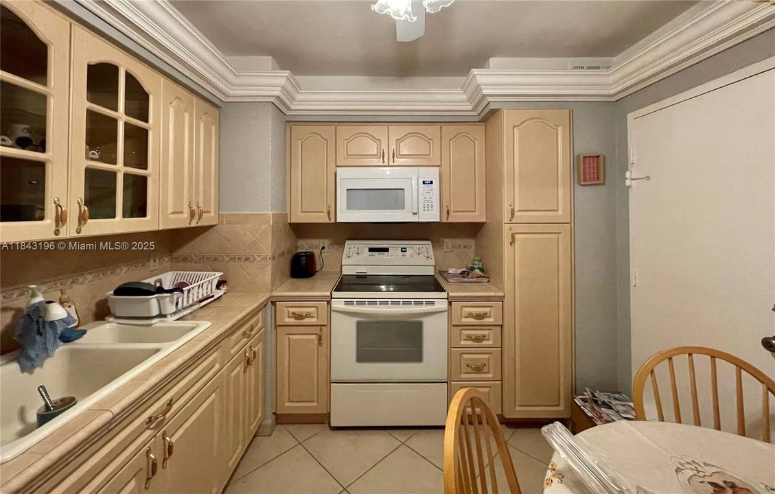 Недавно арендовано: $3,550 (2 спален, 2 ванн, 1195 Квадратных фут)