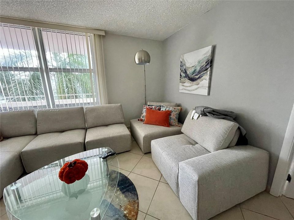 Недавно арендовано: $3,550 (2 спален, 2 ванн, 1195 Квадратных фут)