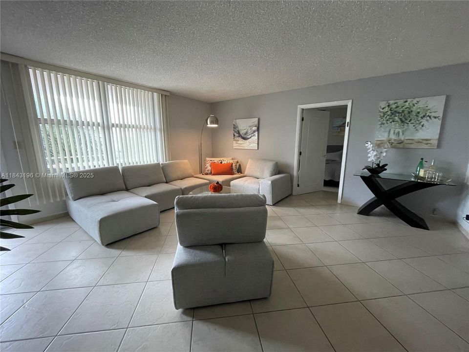 Недавно арендовано: $3,550 (2 спален, 2 ванн, 1195 Квадратных фут)