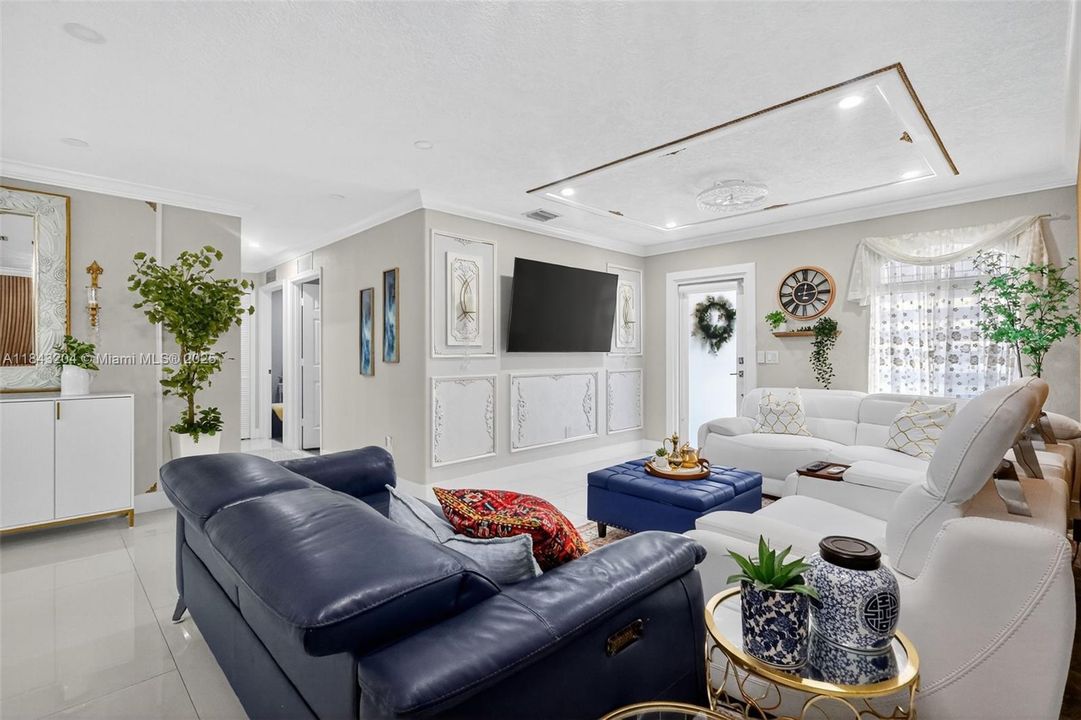 Active With Contract: $499,000 (3 beds, 2 baths, 1212 Square Feet)