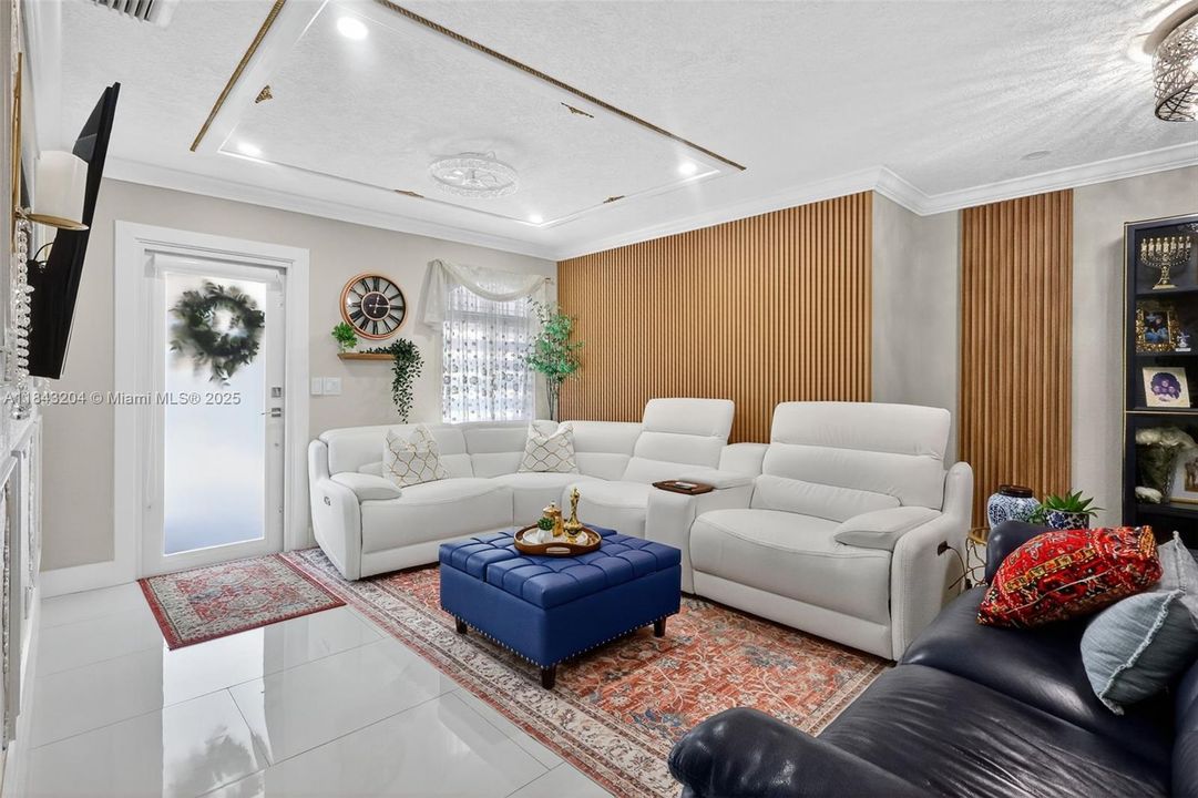 Active With Contract: $499,000 (3 beds, 2 baths, 1212 Square Feet)