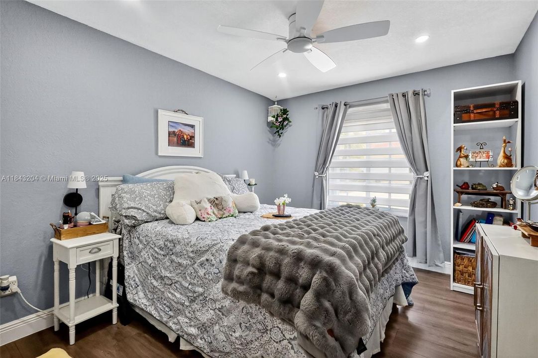 Active With Contract: $499,000 (3 beds, 2 baths, 1212 Square Feet)