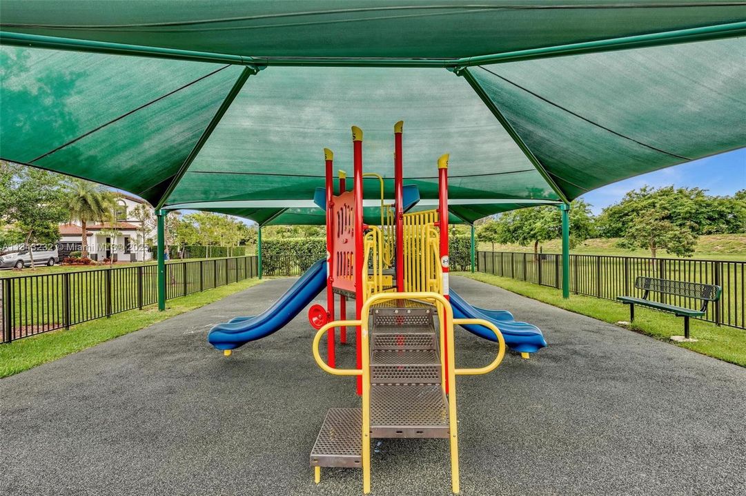 Active With Contract: $1,098,000 (4 beds, 2 baths, 2223 Square Feet)