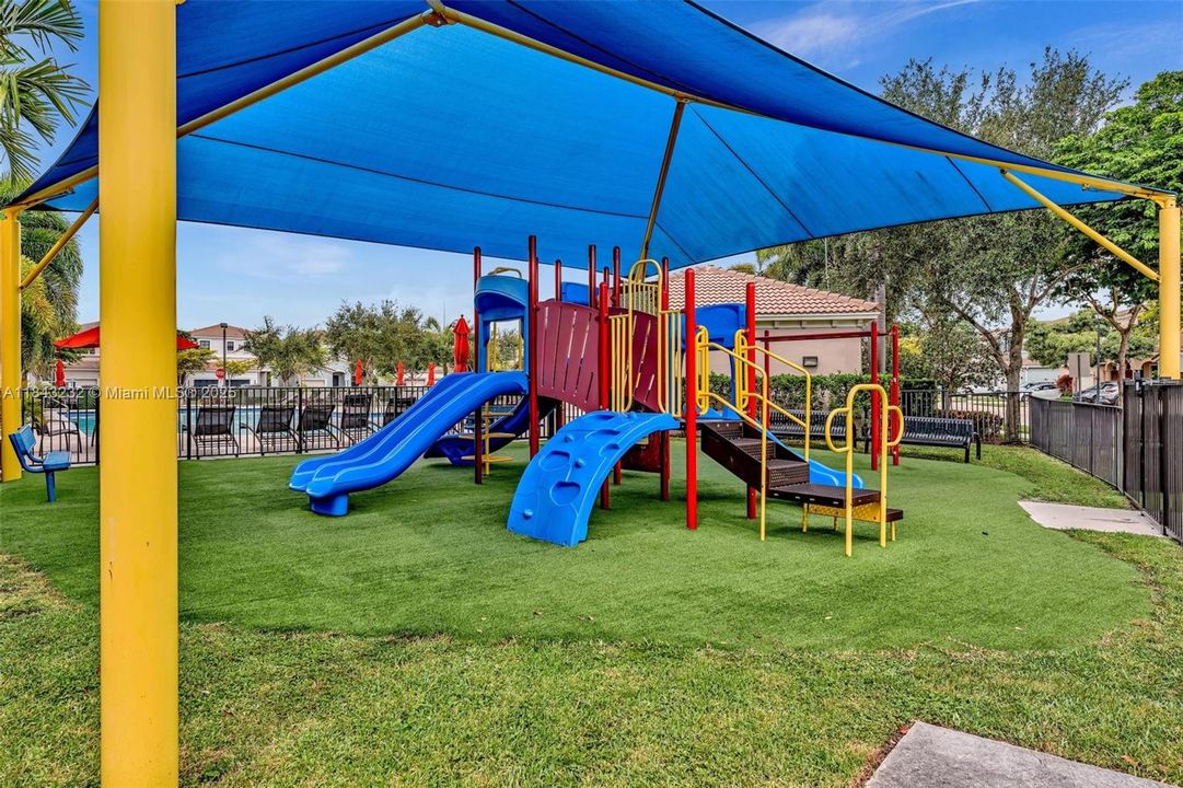 Active With Contract: $1,098,000 (4 beds, 2 baths, 2223 Square Feet)