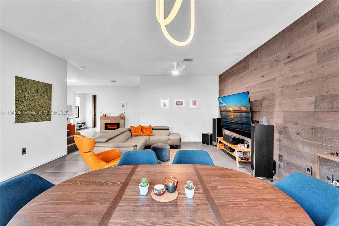 Active With Contract: $1,098,000 (4 beds, 2 baths, 2223 Square Feet)