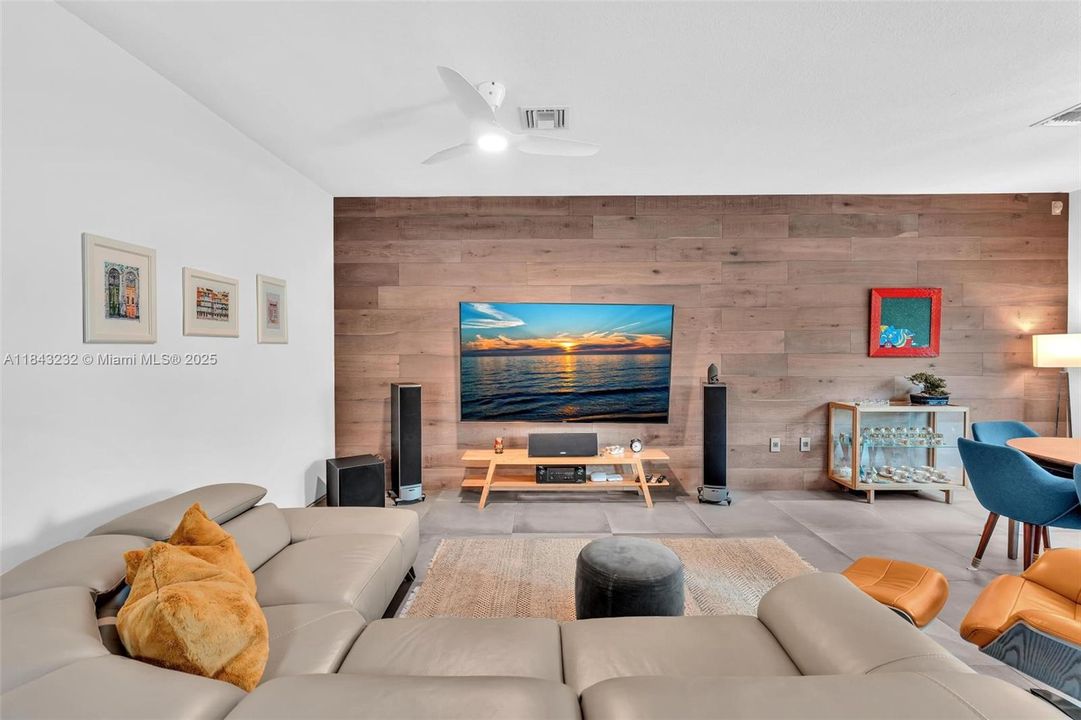 Active With Contract: $1,098,000 (4 beds, 2 baths, 2223 Square Feet)