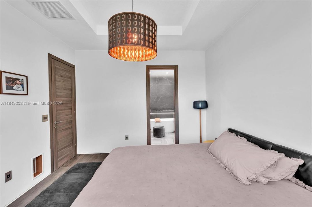 Active With Contract: $1,098,000 (4 beds, 2 baths, 2223 Square Feet)