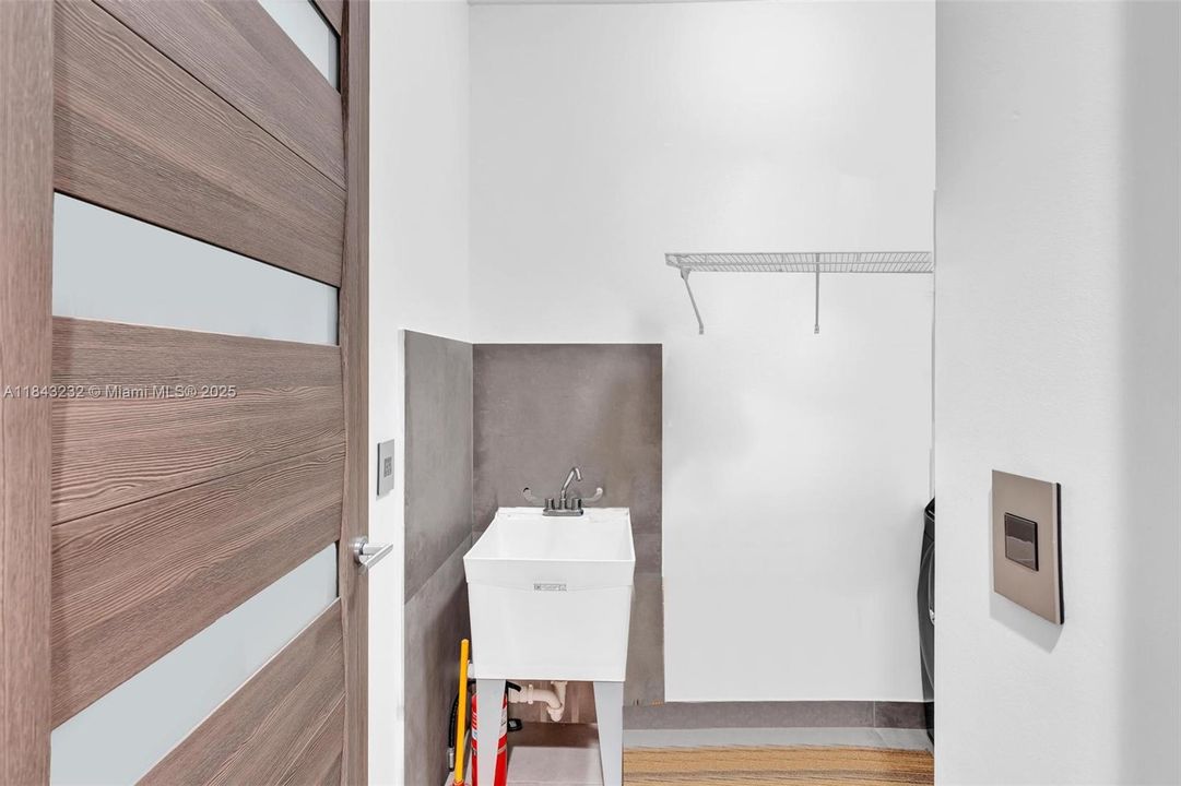 Active With Contract: $1,098,000 (4 beds, 2 baths, 2223 Square Feet)