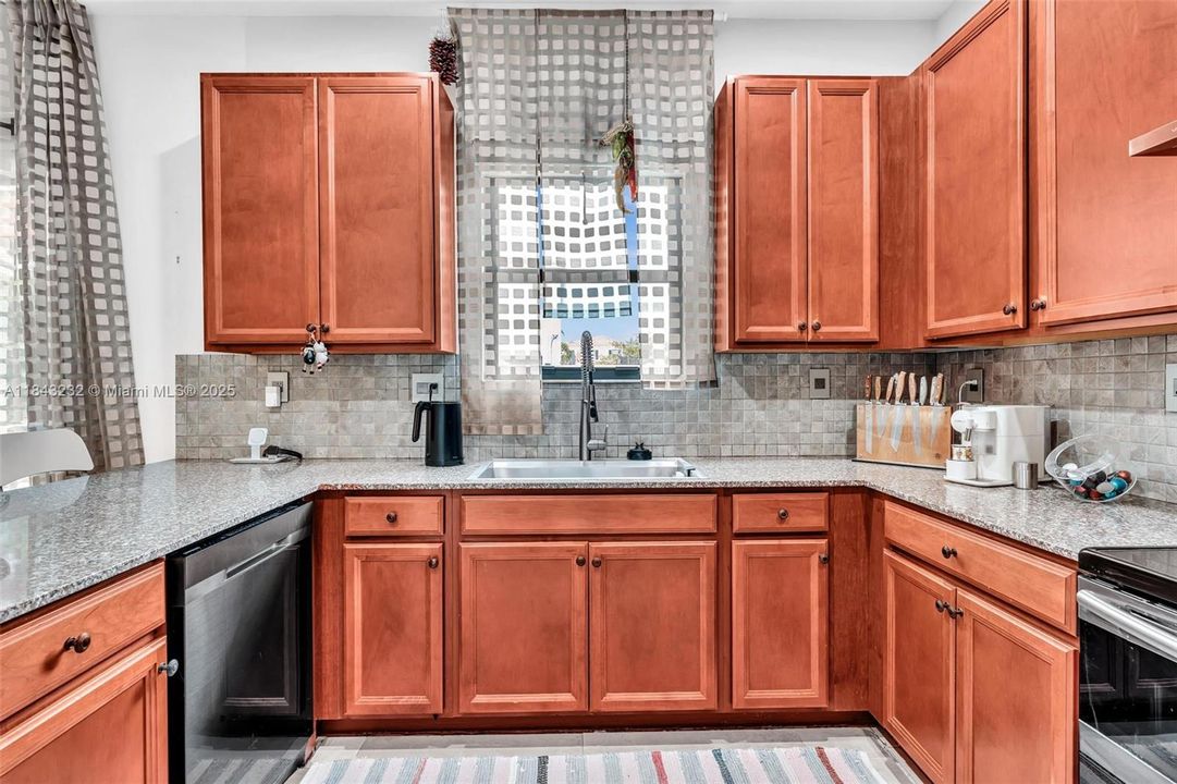 Active With Contract: $1,098,000 (4 beds, 2 baths, 2223 Square Feet)