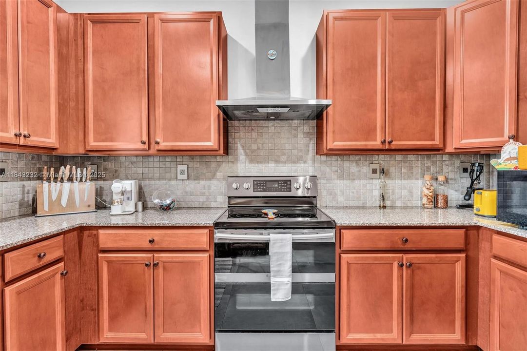 Active With Contract: $1,098,000 (4 beds, 2 baths, 2223 Square Feet)