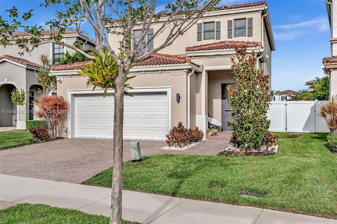 Active With Contract: $1,098,000 (4 beds, 2 baths, 2223 Square Feet)