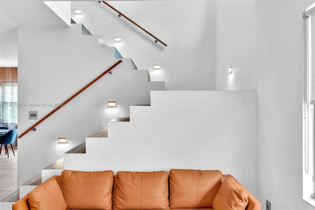 Active With Contract: $1,098,000 (4 beds, 2 baths, 2223 Square Feet)