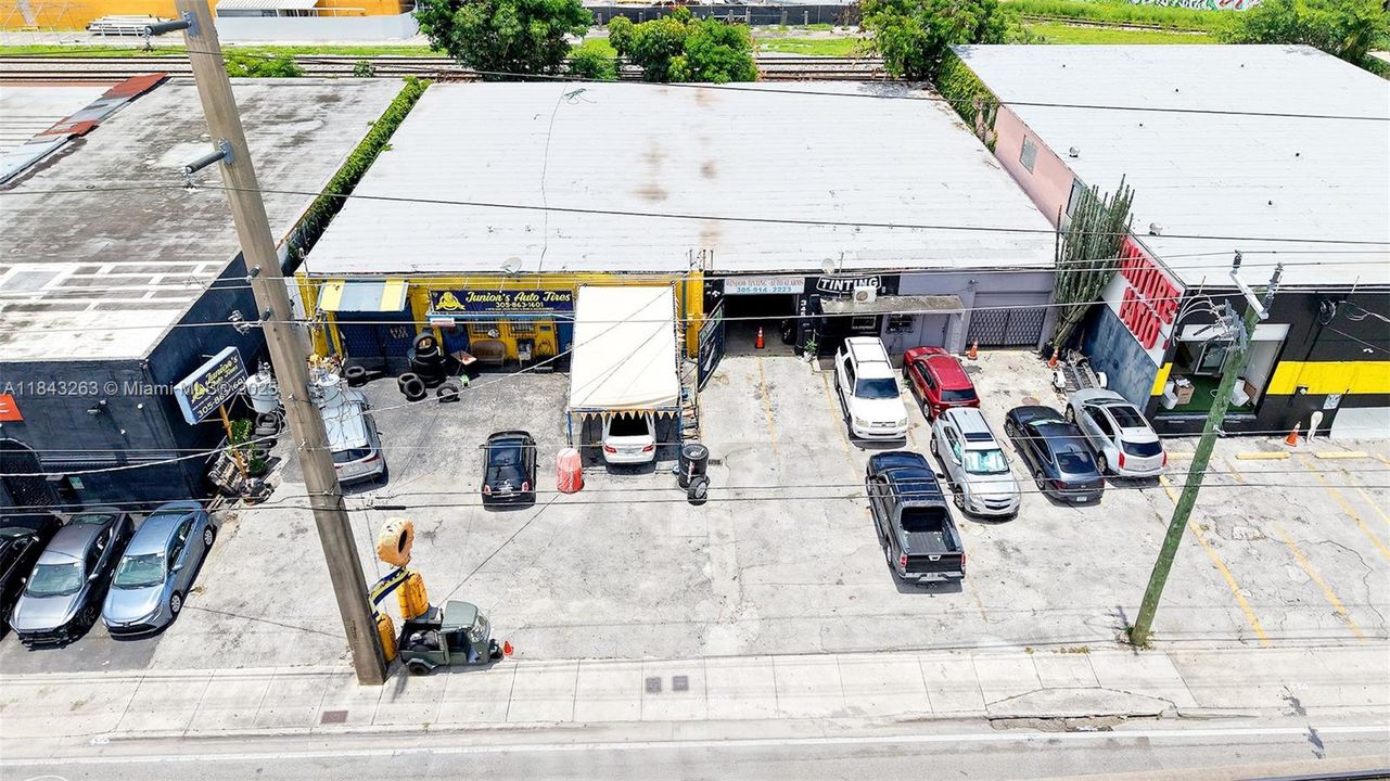 合同活跃: $1,800,000 (0 贝兹, 0 浴室, 0 平方英尺)