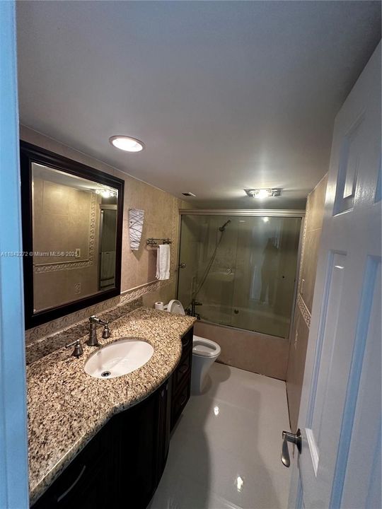 Под контрактом: $4,500 (2 спален, 2 ванн, 1535 Квадратных фут)