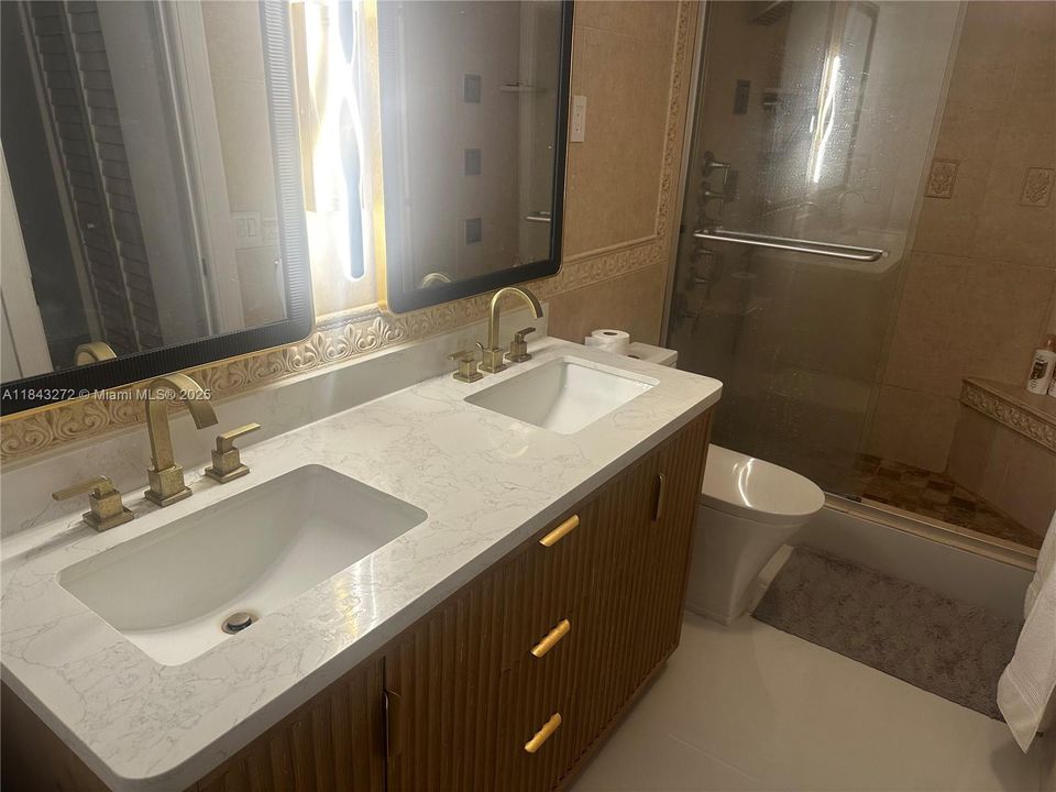 Под контрактом: $4,500 (2 спален, 2 ванн, 1535 Квадратных фут)