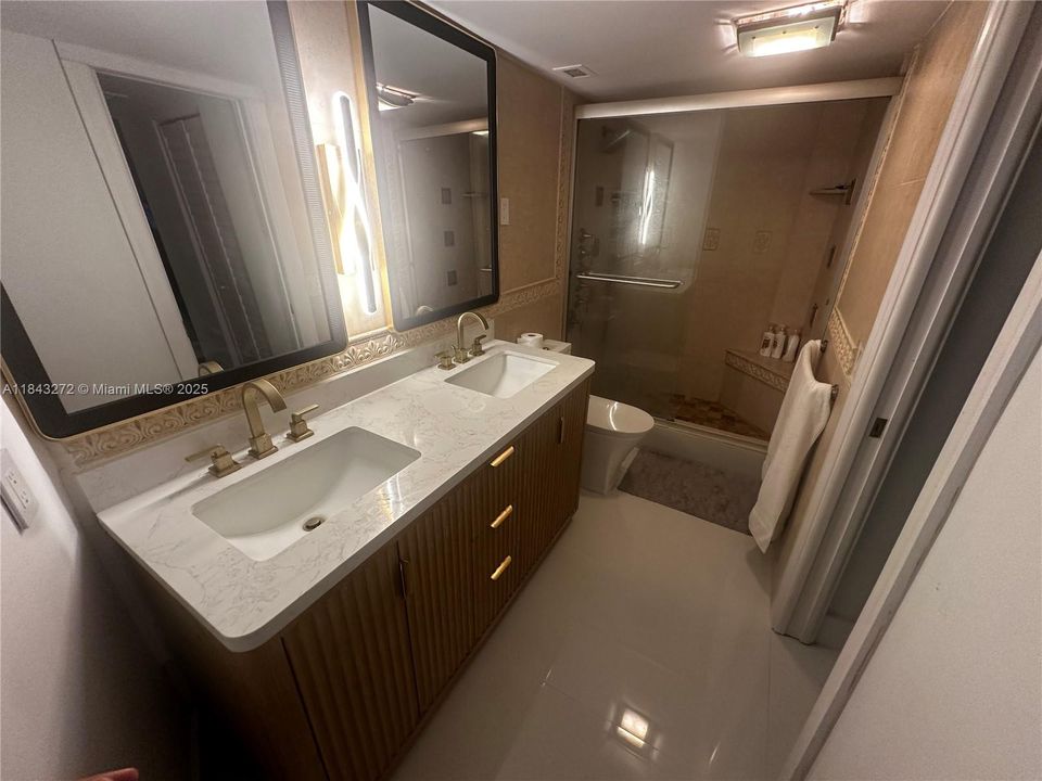 Под контрактом: $4,500 (2 спален, 2 ванн, 1535 Квадратных фут)