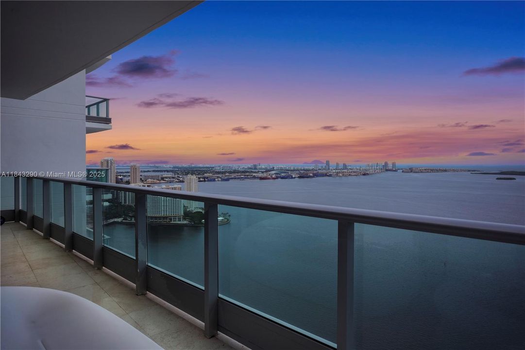 For Sale: $1,950,000 (2 beds, 3 baths, 1730 Square Feet)