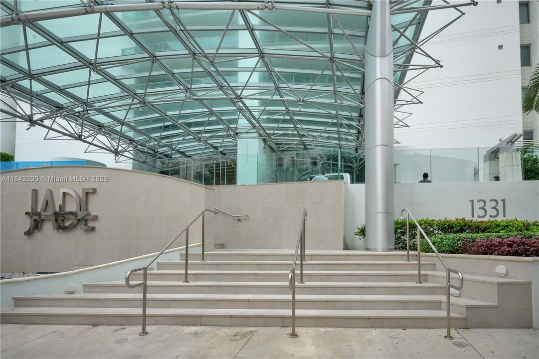 For Sale: $1,950,000 (2 beds, 3 baths, 1730 Square Feet)